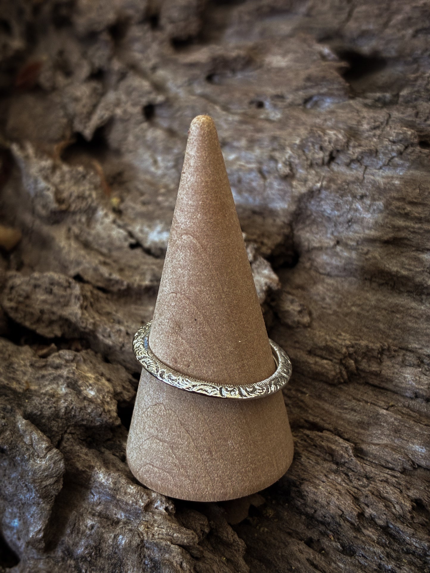 Pointed Floral Pattern Stacker Ring