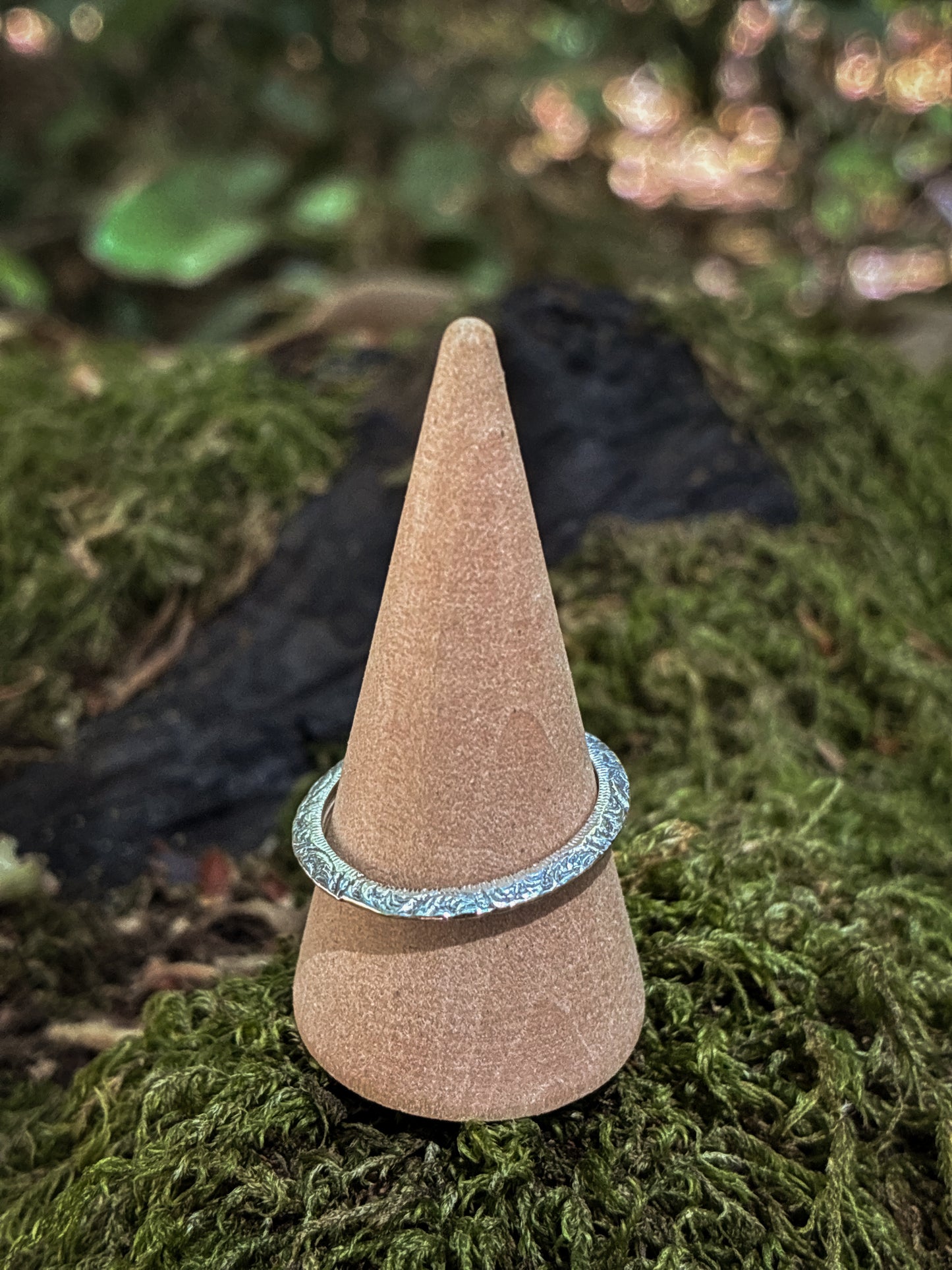 Pointed Floral Pattern Stacker Ring