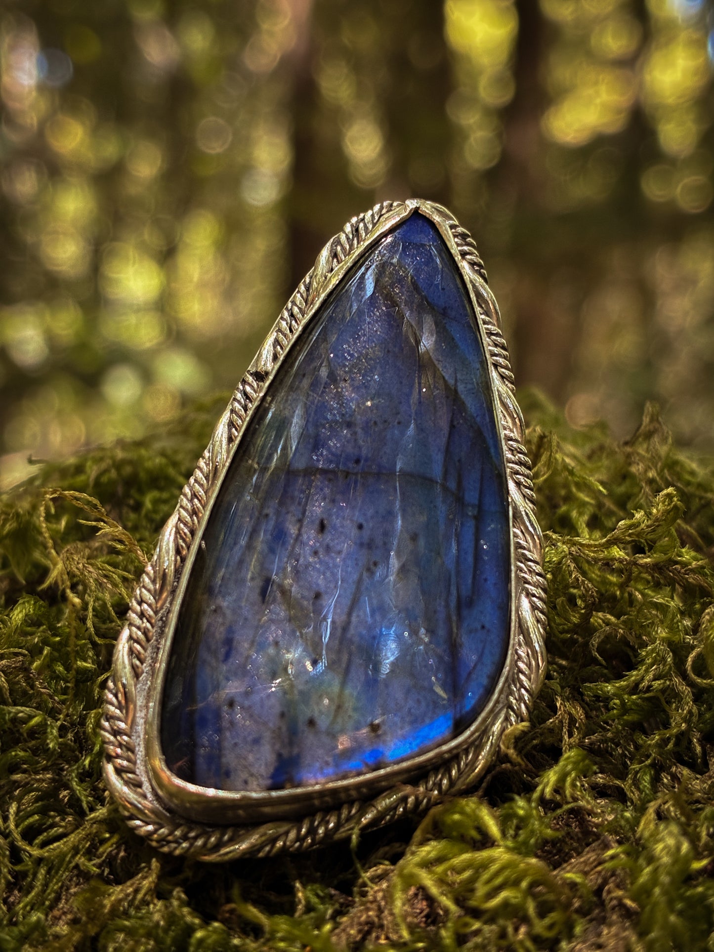 Electric Teardrop Labradorite Ring - Size 9.75