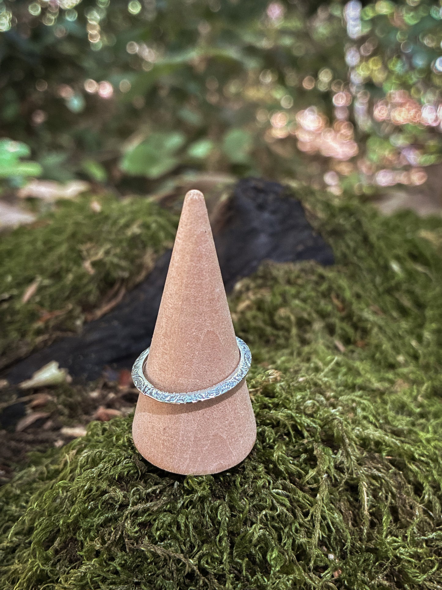 Pointed Floral Pattern Stacker Ring